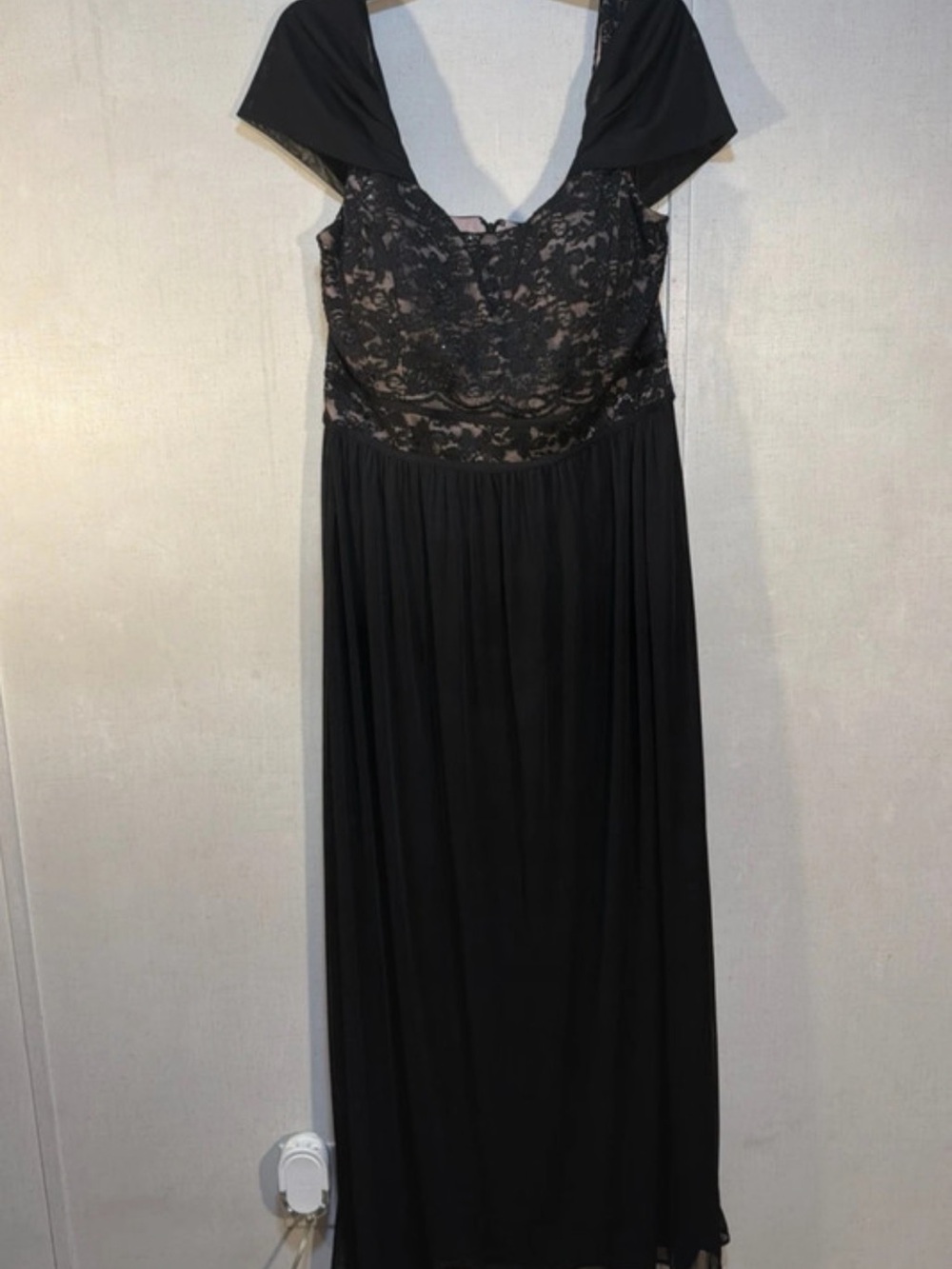 R&M Richards Black Lace Empire Waist Evening Dress
